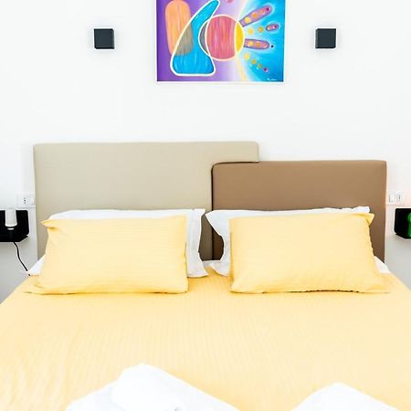 Zeta Rooms กาแซร์ตา ภายนอก รูปภาพ