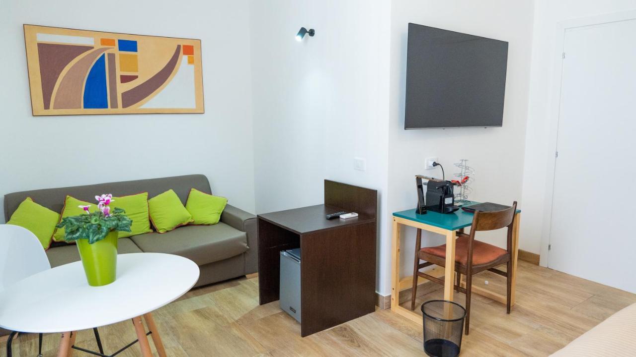 Zeta Rooms กาแซร์ตา ภายนอก รูปภาพ