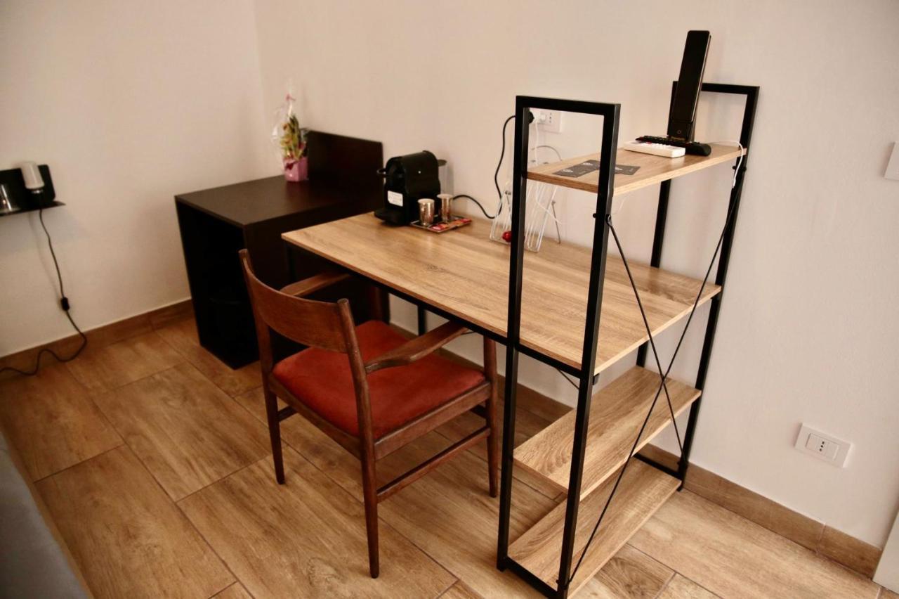 Zeta Rooms กาแซร์ตา ภายนอก รูปภาพ