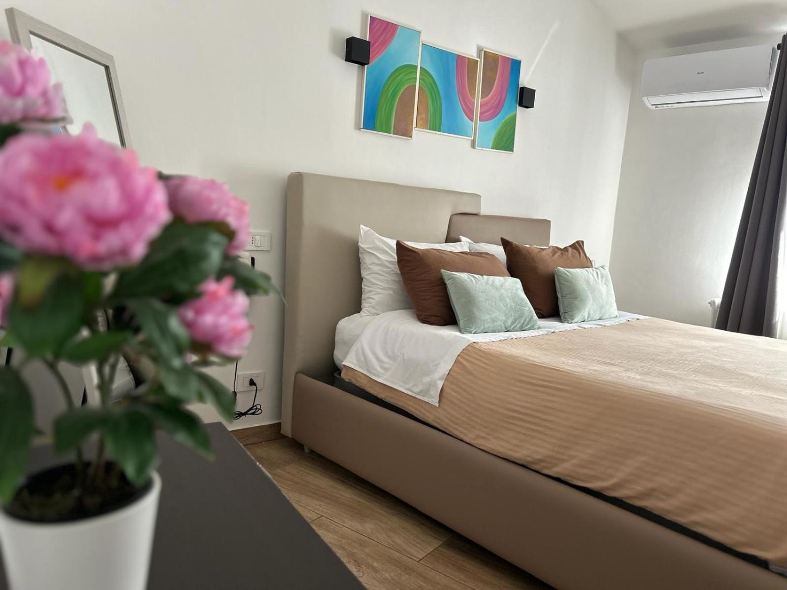 Zeta Rooms กาแซร์ตา ภายนอก รูปภาพ