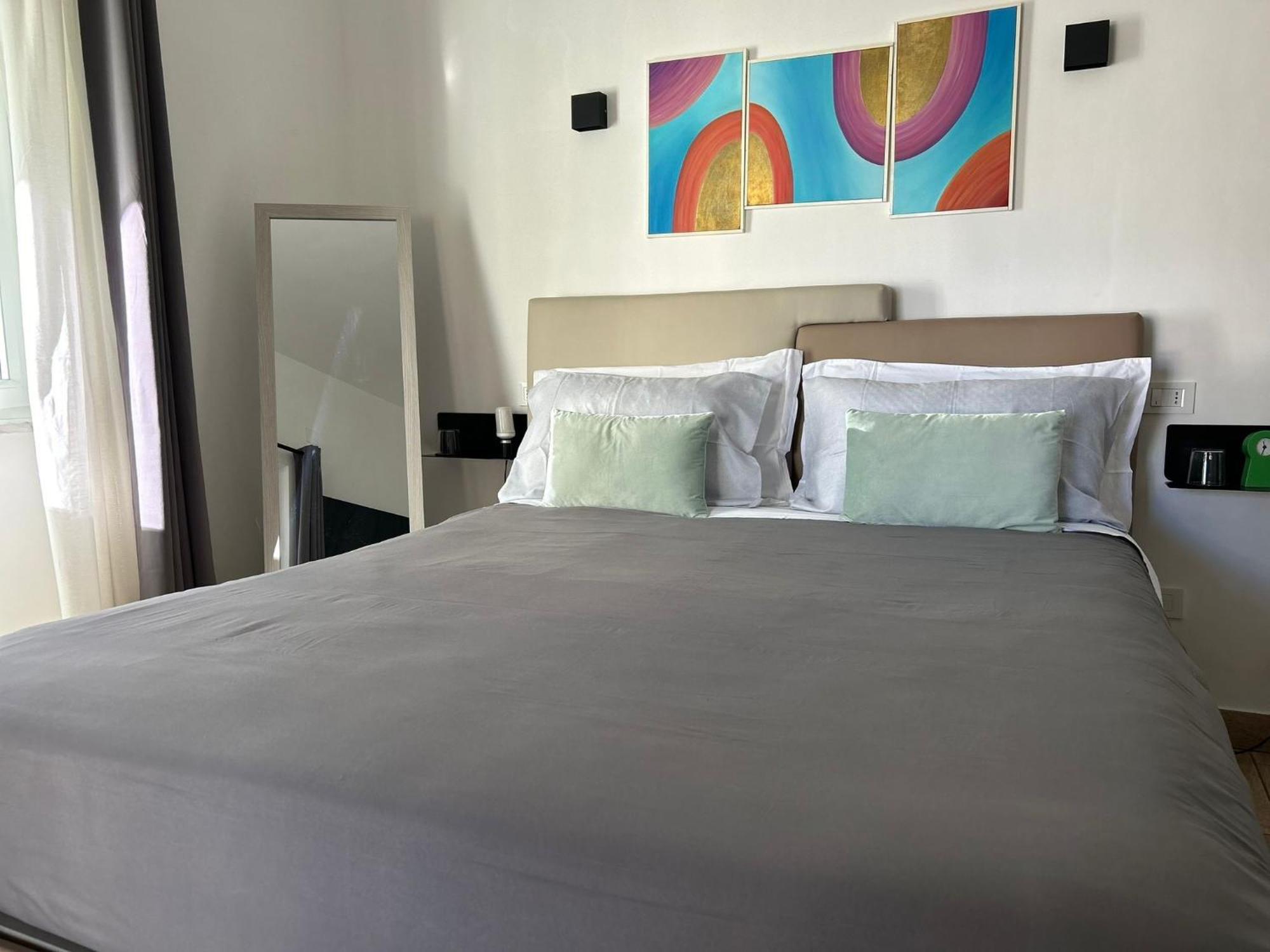 Zeta Rooms กาแซร์ตา ภายนอก รูปภาพ