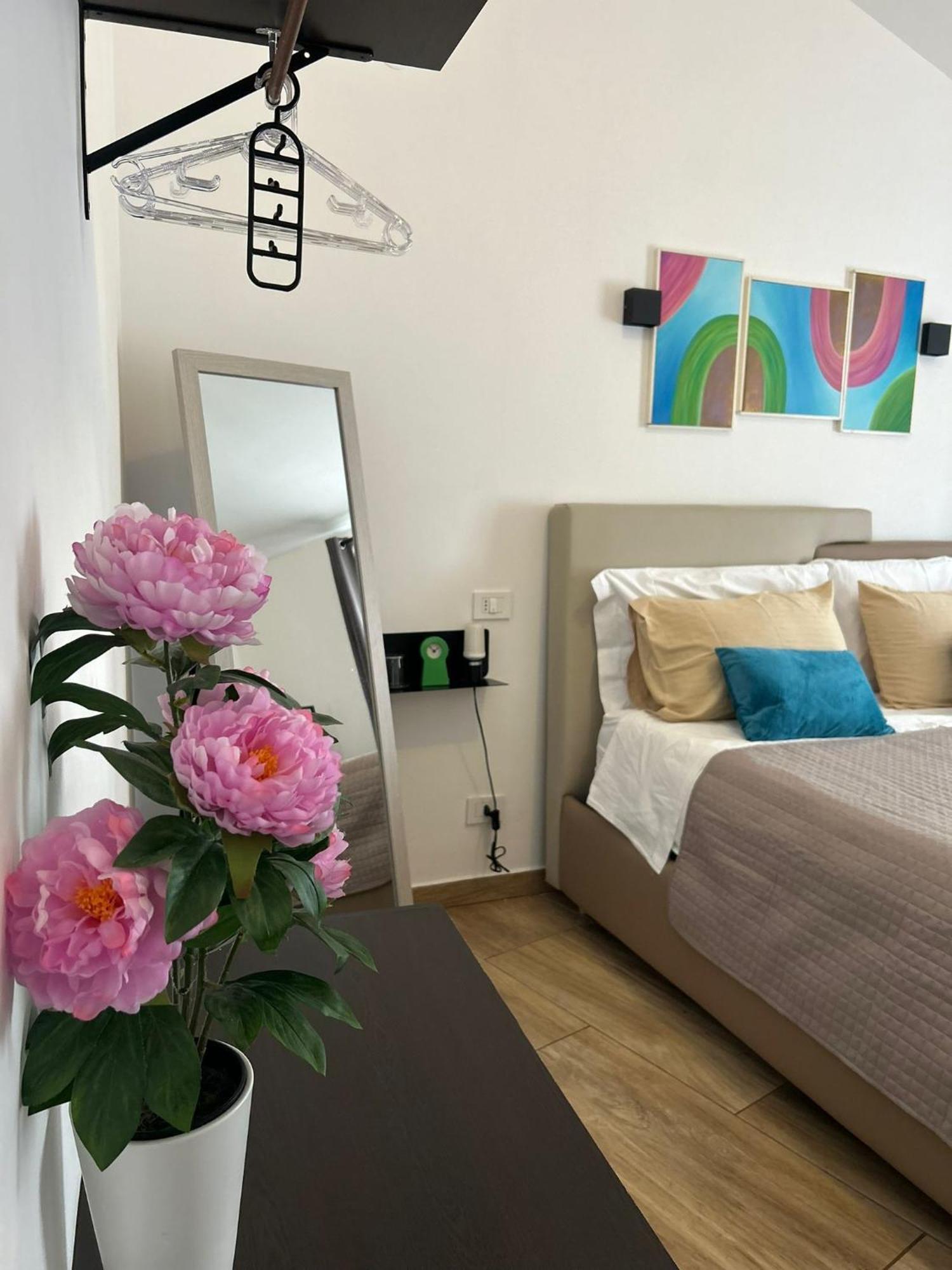 Zeta Rooms กาแซร์ตา ภายนอก รูปภาพ