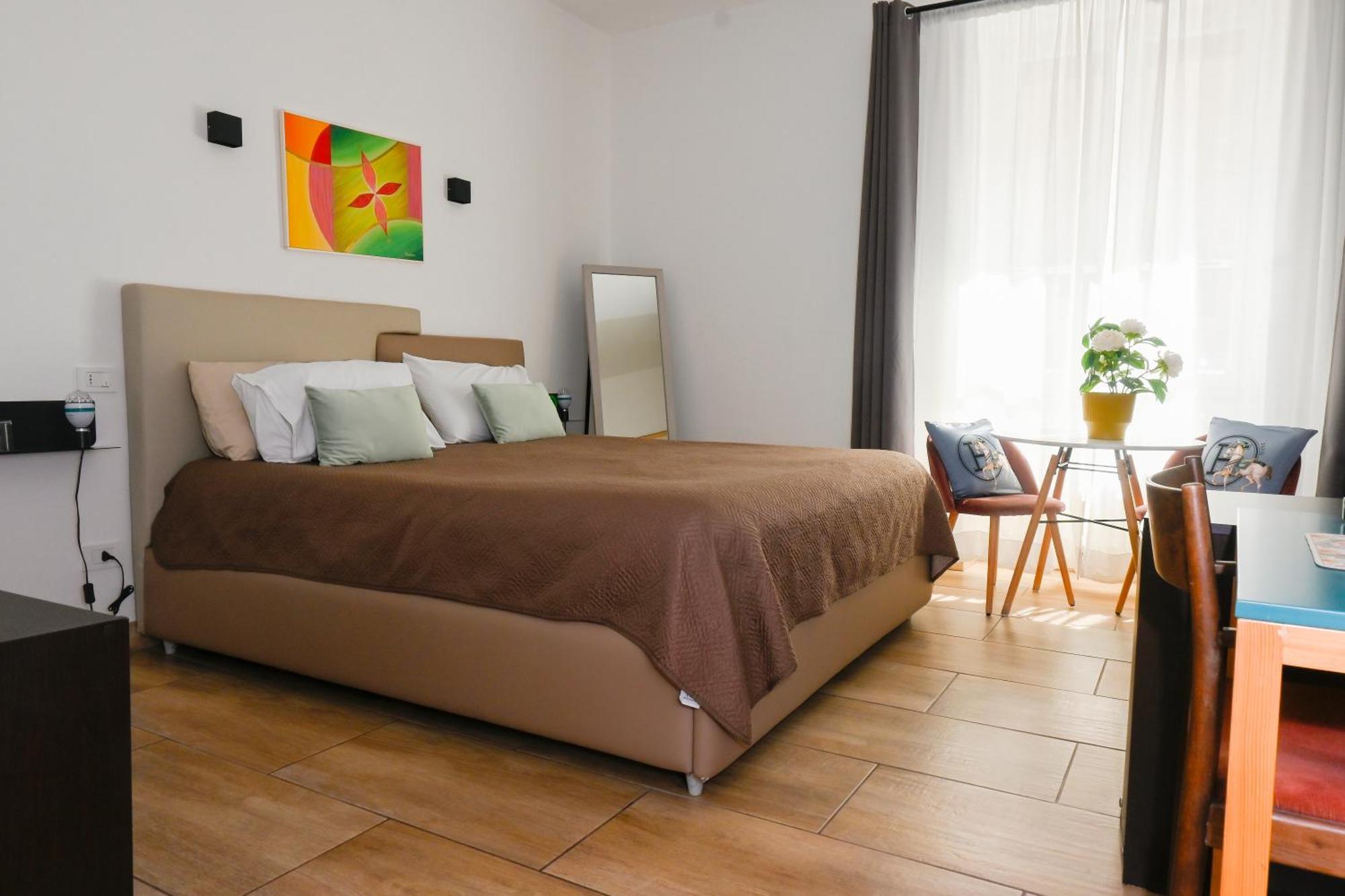 Zeta Rooms กาแซร์ตา ภายนอก รูปภาพ