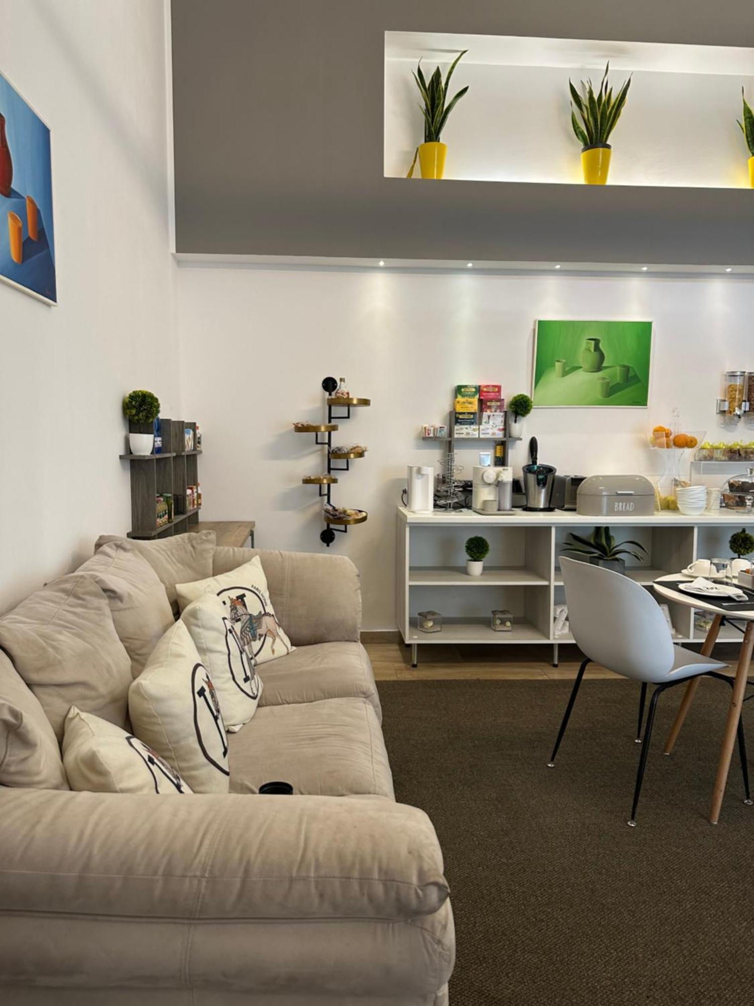 Zeta Rooms กาแซร์ตา ภายนอก รูปภาพ